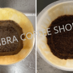 コーヒーペーパーを乾いたままドリップし終えたもの（左）と濡らしたペーパーでドリップし終えたもの（右） 左の方が全体に茶色のシミがある